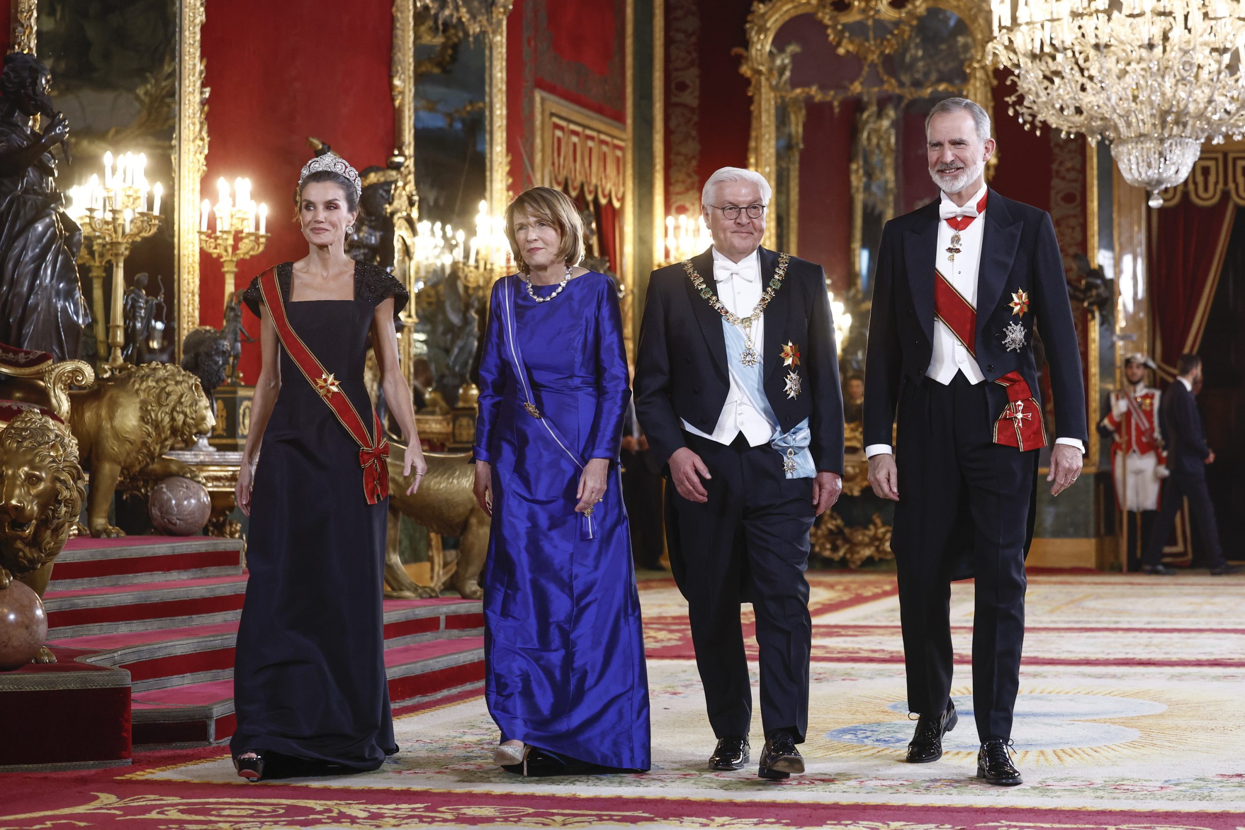 Los Reyes y la pareja presidencial alemana en el Salón del Trono