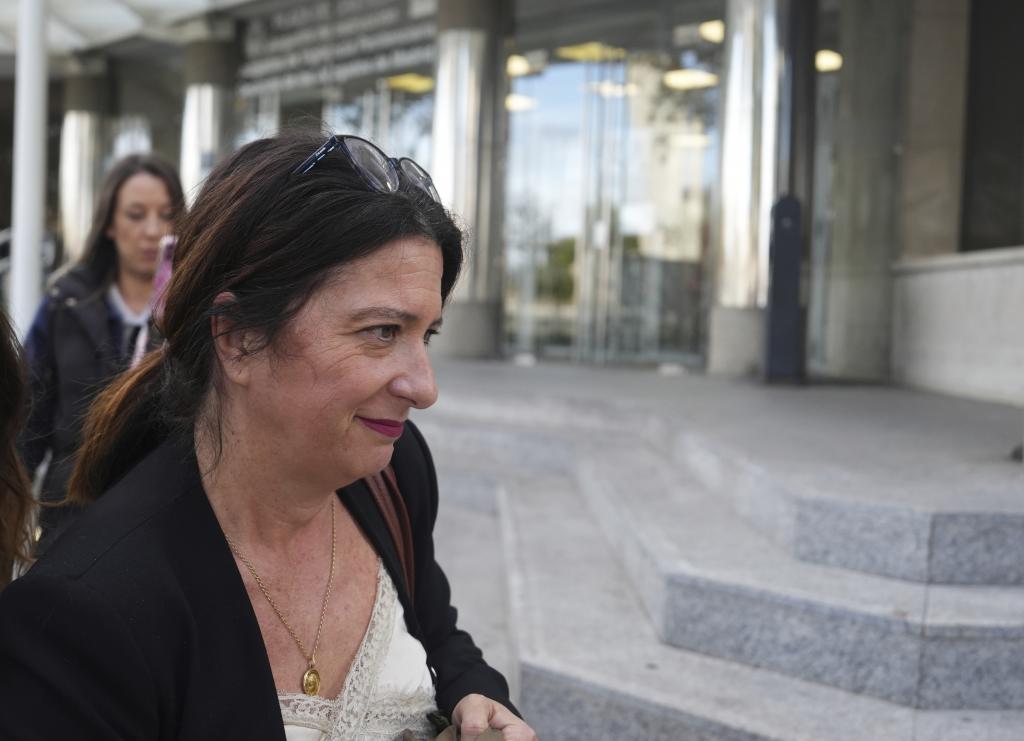 Leire Díez abandona los juzgados de Plaza de Castilla tras declarar el pasado 17 de noviembre.