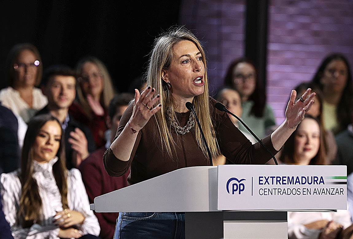 María Guardiola, presidenta de la Junta y candidata a la reelección por el PP, e un acto en Lobón (Badajoz).