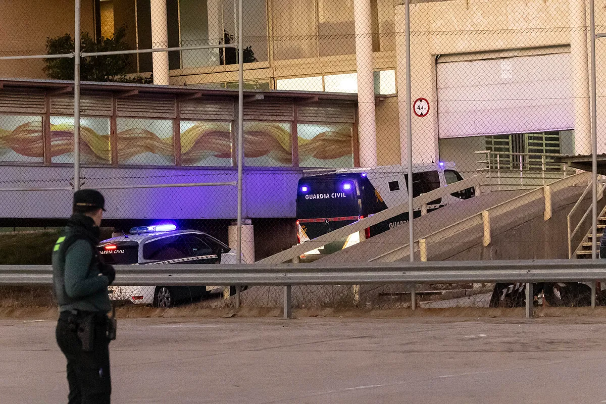 Ábalos dice haberse adaptado bien a la cárcel y avisa: «Sigo fuerte, no me van a callar»