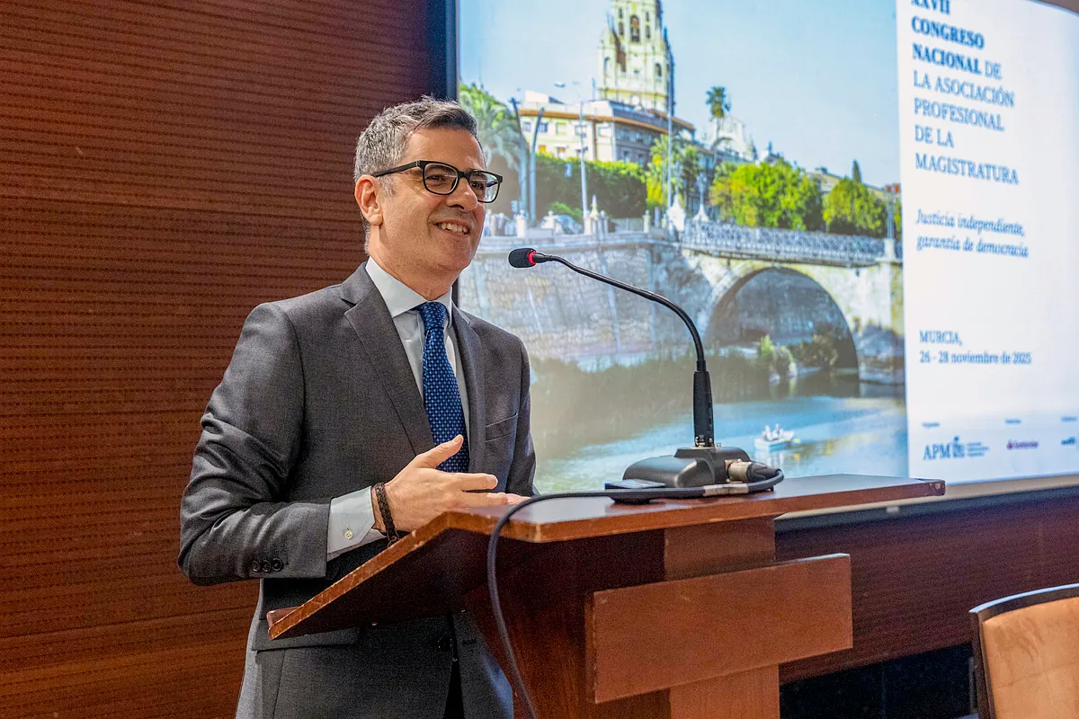 Bolaños: «De la foto de Colón a la de Debod. PP y Vox compiten por ver quién la dice más gorda de Pedro Sánchez»