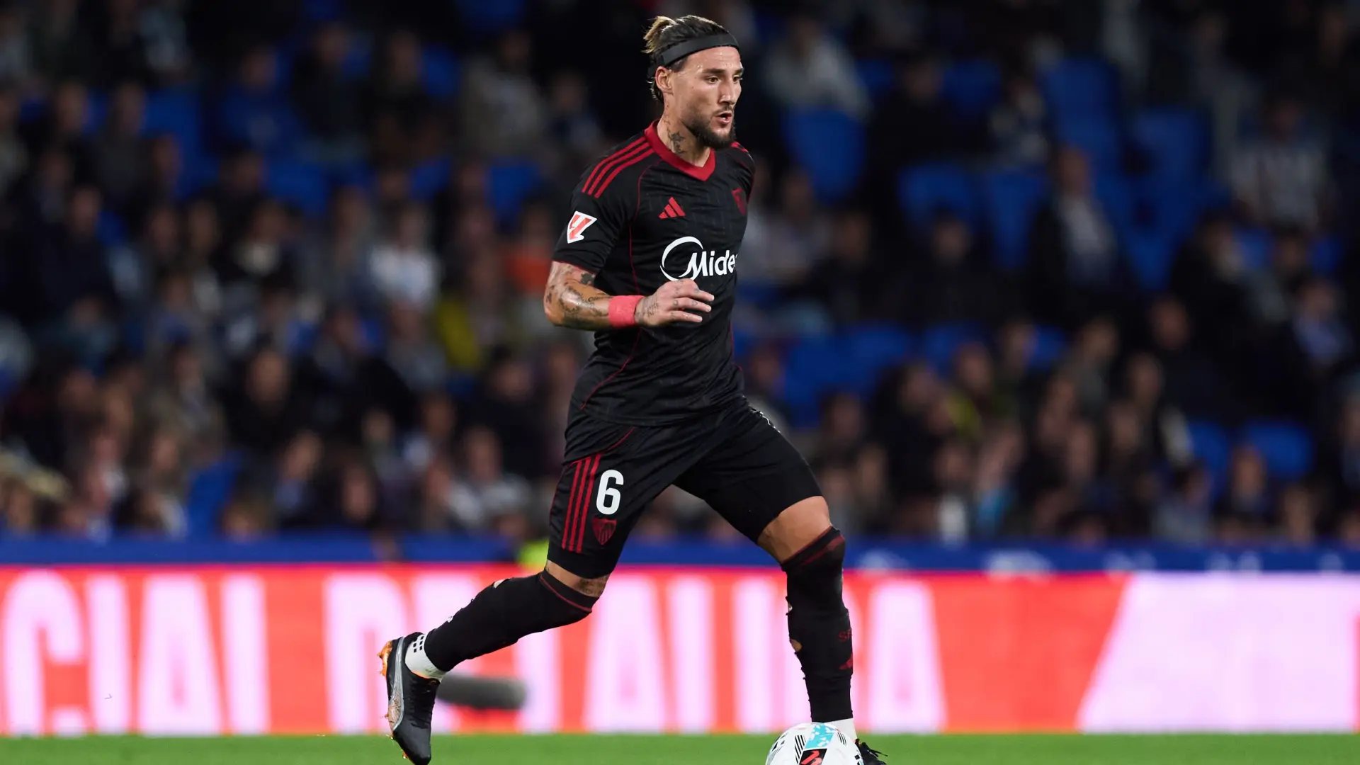 ¿Un casco invisible para futbolistas? Así es la cinta que usa Gudelj y podría ayudar a prevenir el Alzheimer o el Parkinson