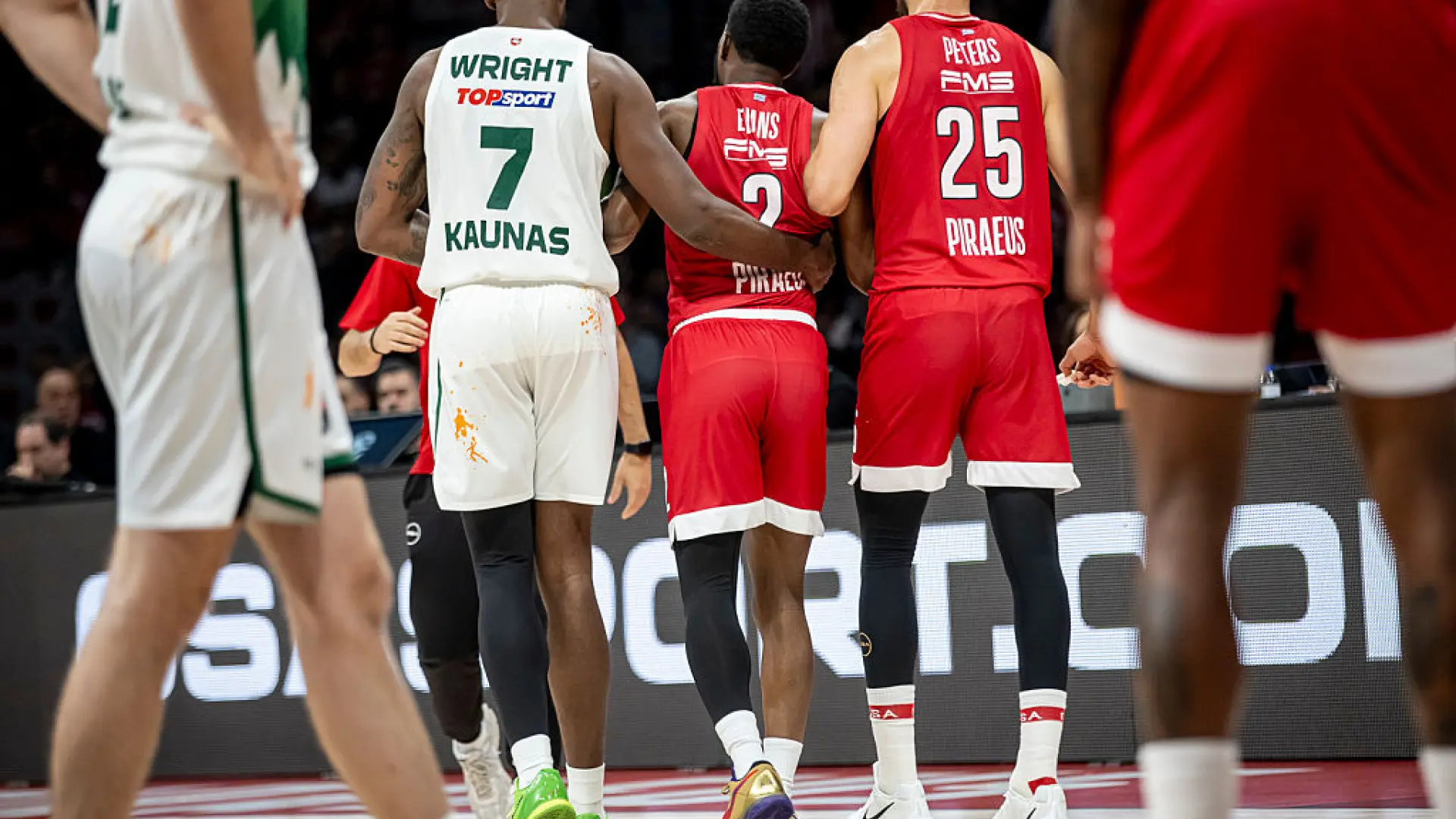 El drama de Keenan Evans, del Olympiacos: vuelve a romperse el tendón de Aquiles en su regreso después de 533 días fuera