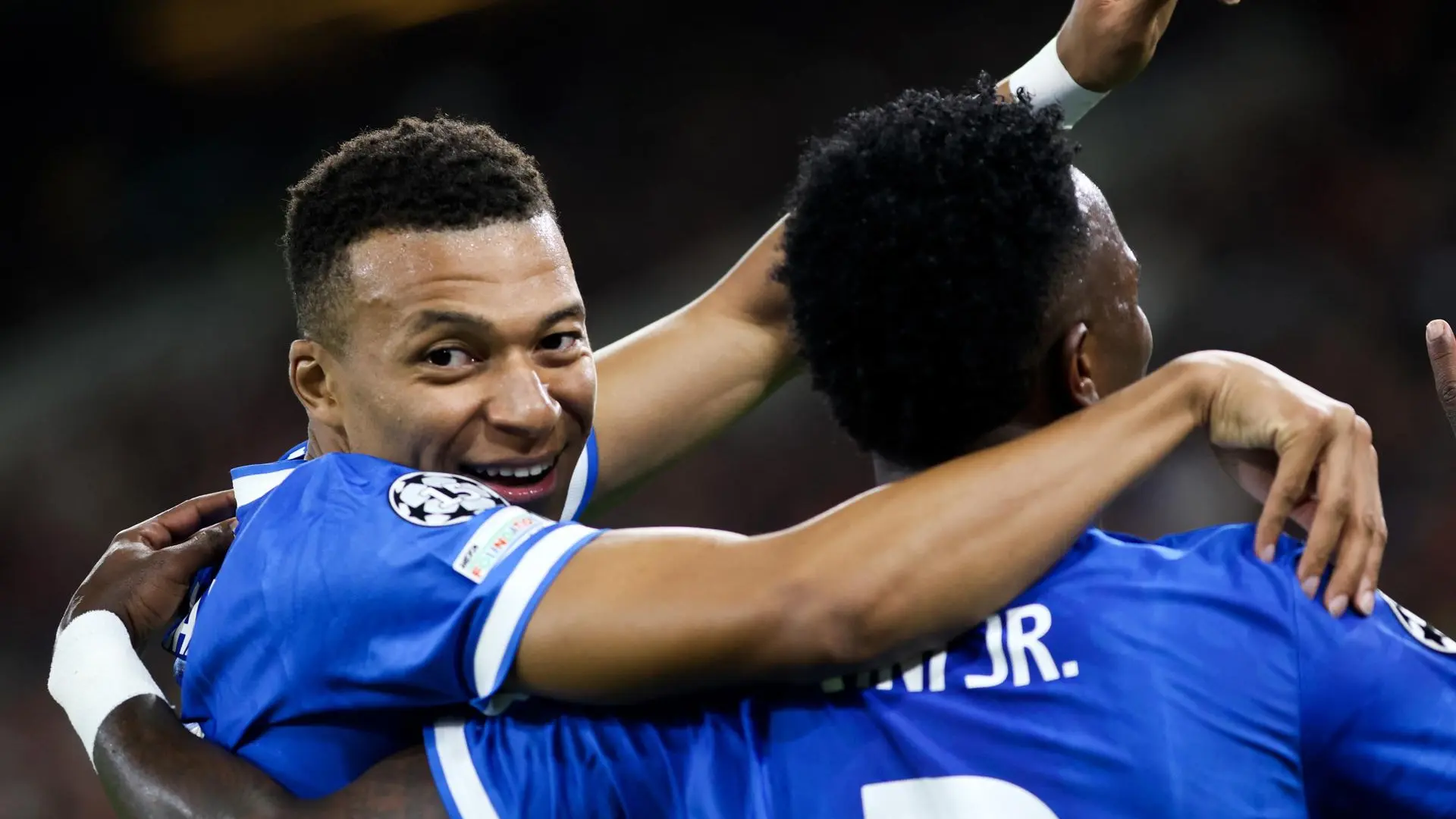 El enganchón de Kylian Mbappé con un periodista tras brillar en Atenas: «Es una falta de respeto»