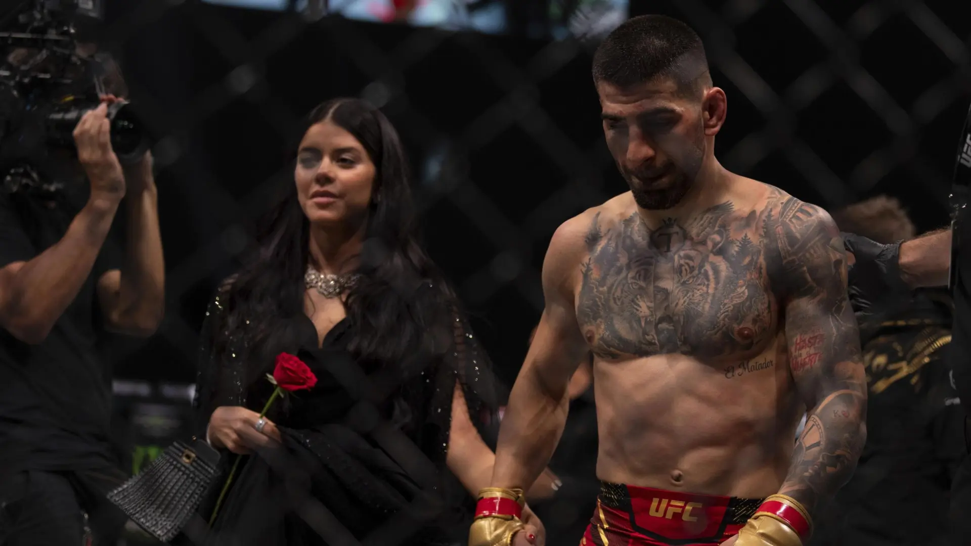 Ilia Topuria anuncia que retrasa su próxima pelea tras su ruptura sentimental: «Estoy pasando por un momento personal difícil»