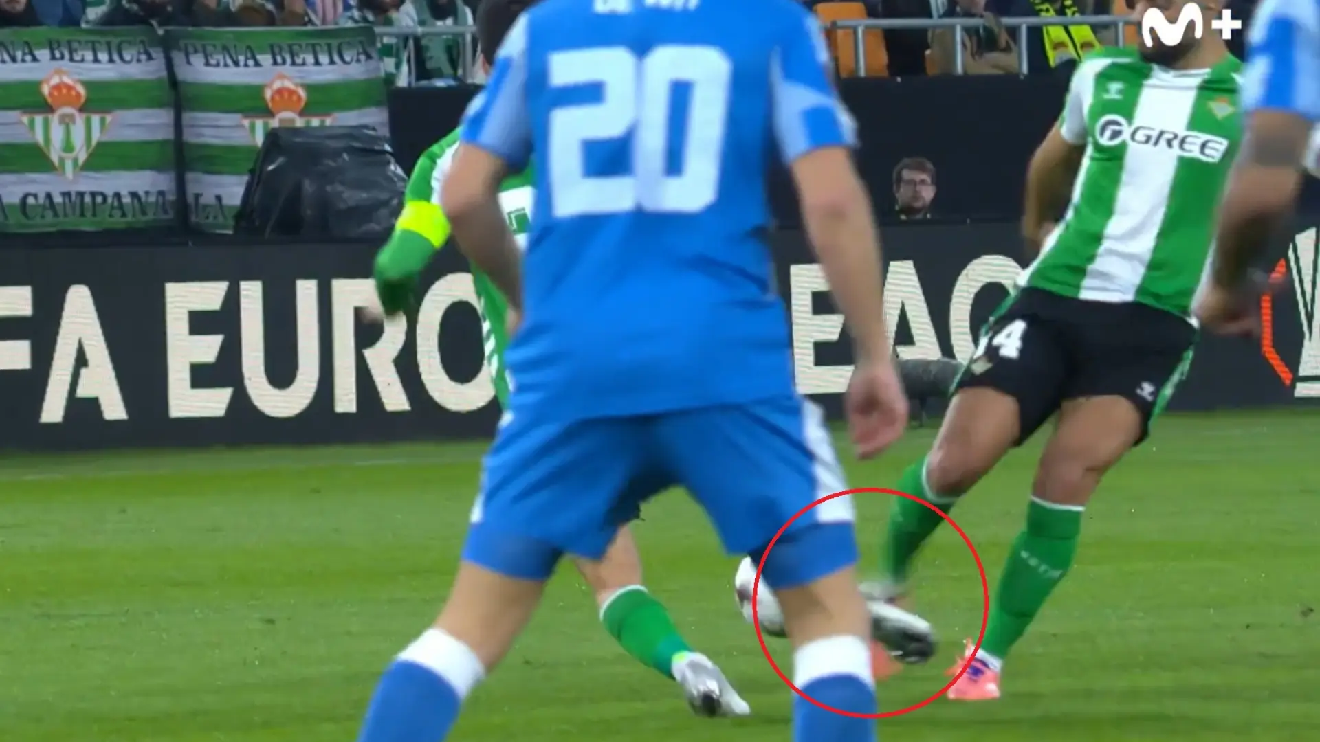 La surrealista acción que deja sin derbi a Isco: una dura patada de Amrabat, que también se lesionó