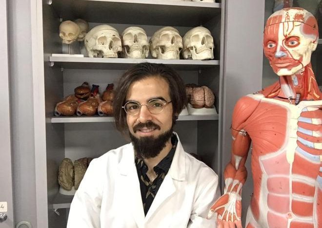 Jordi Olloquequi, experto en longevidad: «No existe una fuente de juventud en un bote. Es más efectivo hacer deporte que gastarse dinero en suplementos o cremas»