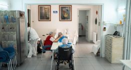 Catalunya aprueba la ley de la Agència d'Atenció Integrada Social i Sanitària que coordinará los cuidados a la población