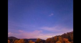 ¿Dónde ver las auroras boreales hoy? La tormenta solar ilumina Catalunya por segundo día consecutivo