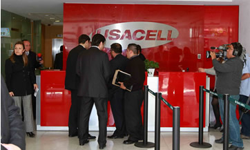 CDATA[
El mercado de telefonía móvil en México es uno de los más grandes del mundo y evoluciona de manera constante desde su aparición en la década de 1980. Algunas compañías que en su momento tuvieron gran presencia en el país hoy ya no existen o fueron absorbidas por peces más grandes de este ecosistema. A pesar del paso del tiempo, las regulaciones asimétricas y la llegada de competidores internacionales, la compañía Telcel (de Carlos Slim) se mantiene como el servicio con más clientes. Movistar , que alguna vez aspiró a disputar el liderazgo, hoy está a punto de salir de México. A continuación te mencionamos aquellas compañías que, pese a sus intentos por competir de tú a tú en telefonía móvil, ya no están en el mercado y solo quedan como un recuerdo.
![