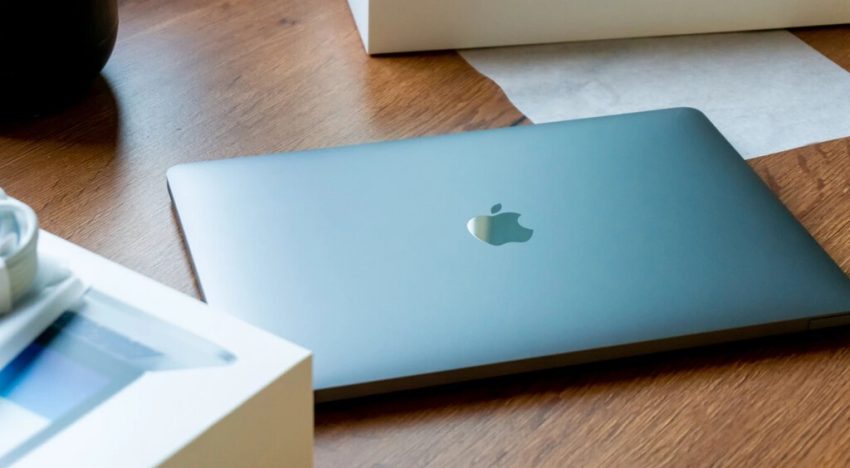 La crisis de las memorias augura un frenazo en las ventas de portátiles para 2026. Pero Apple se ha guardado tres ases en la manga