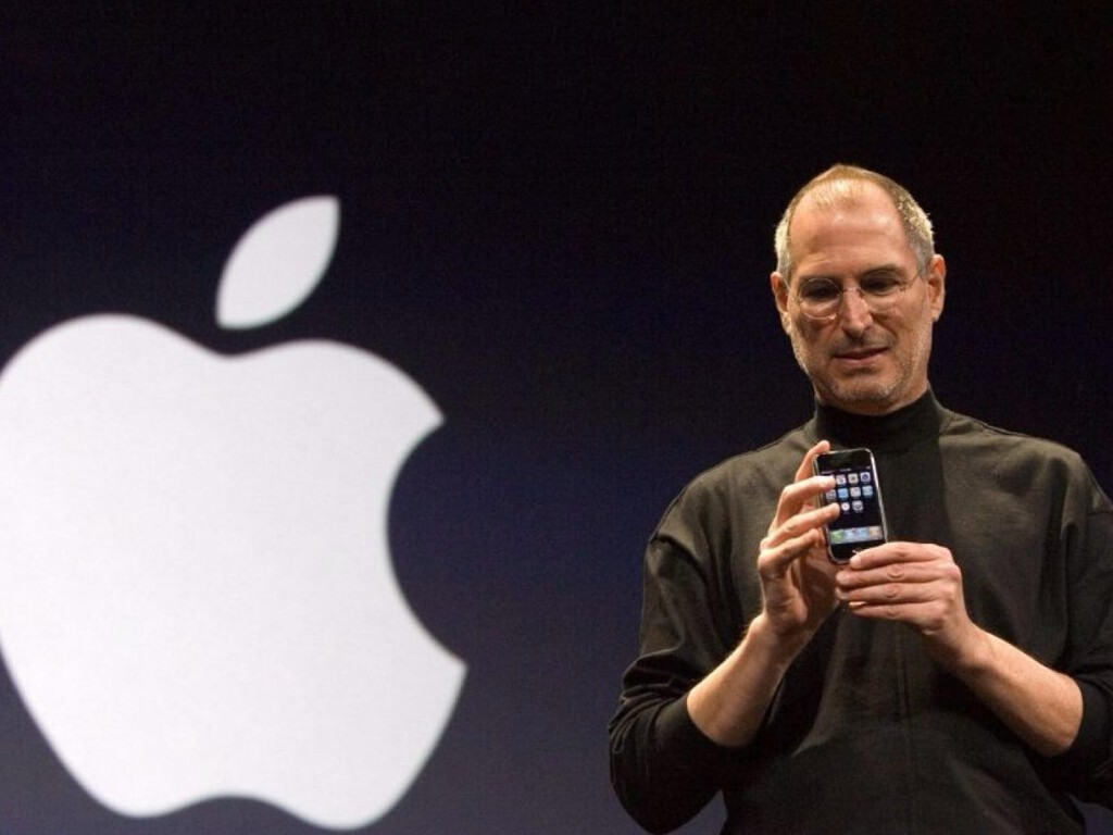 Hubo un tiempo en que Windows Mobile dominaba y el iPhone era un aspirante. 24 meses después, Apple le arrebató el puesto y no volvió a mirar atrás 