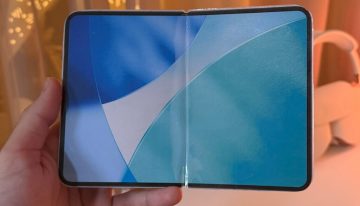 Así se sentirá el iPhone plegable en la mano. Una maqueta basada en las últimas filtraciones nos adelanta su diferente formato cuadrado