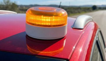 La DGT retira varias balizas V16 que ya estaban homologadas. Así he comprobado en segundos desde mi iPhone si la mía sigue siendo válida