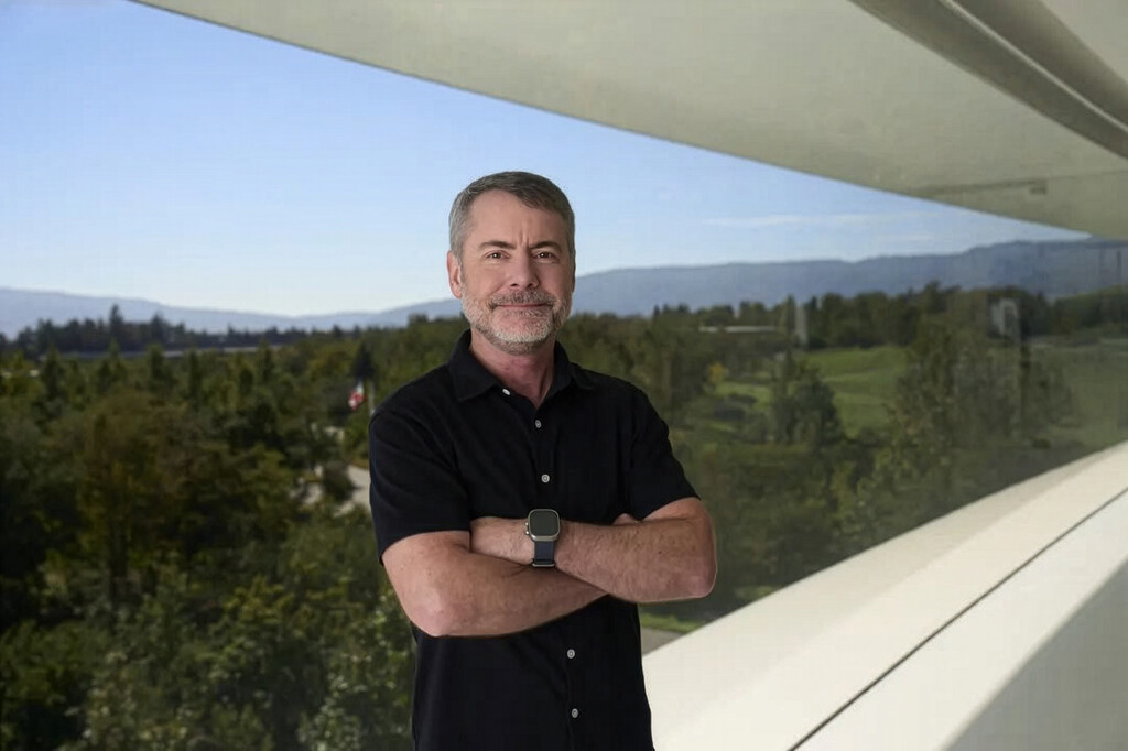 "Estoy muy emocionado por lo que viene": Bob Borchers habla de iPhone, IA y ecosistema, defendiendo la visión integrada de Apple del futuro 