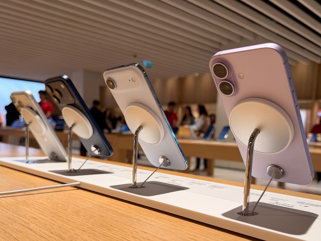 Apple domina el top mundial de ventas frente a Samsung: el iPhone 16 arrasa y el iPhone 17 Pro Max se cuela en el top 10 en tiempo récord 