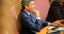 Llorca toma posesión como presidente de la Generalitat pidiendo perdón por la dana: «Las administraciones no estuvieron a la altura»