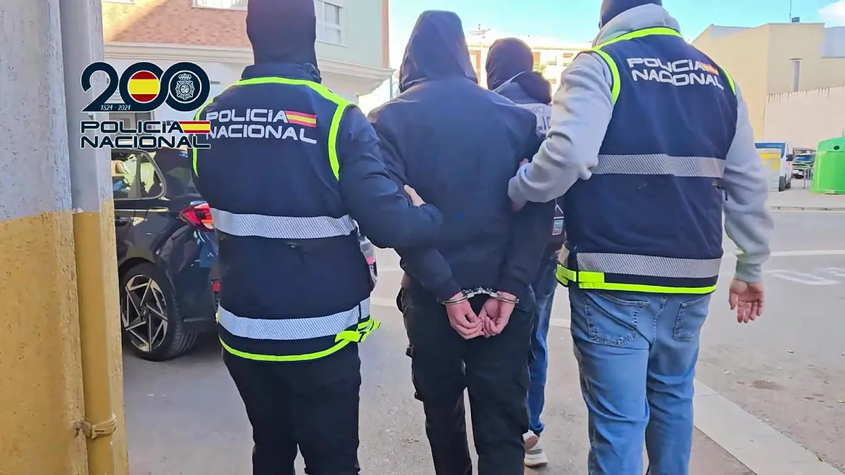 El juez envía a prisión al líder de la célula española de 'The Base', que se financiaba con fondos del grupo terrorista internacional y el trapicheo de cocaína y marihuana