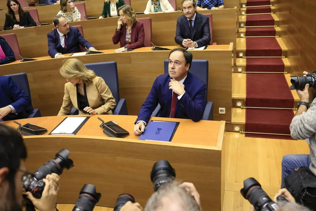 Llorca remodela el Gobierno valenciano con el foco en la gestión para convencer a Génova de ser el candidato en 2027