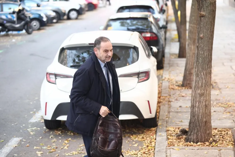 El Supremo revisará la prisión provisional de Ábalos en una vista el próximo 15 de enero