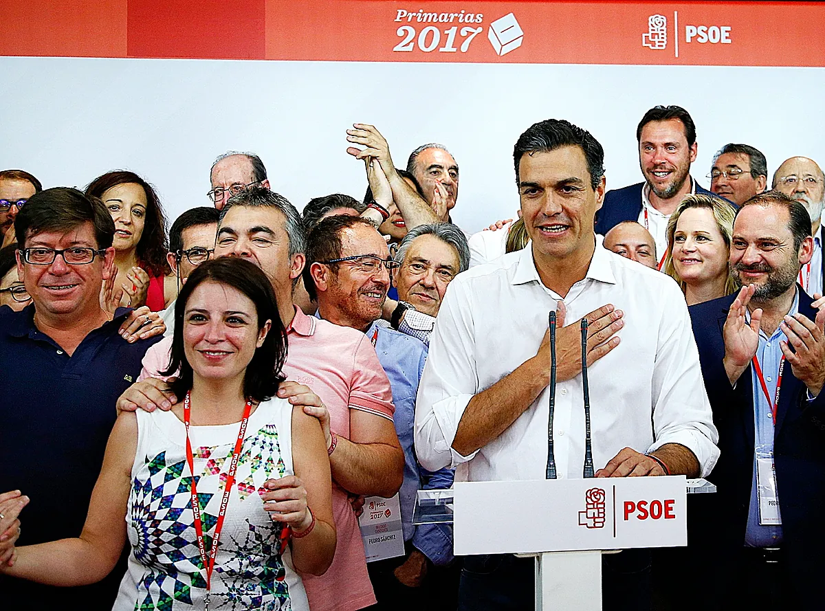 Todo está en esta foto, Pedro: eran absolutos conocidos para ti