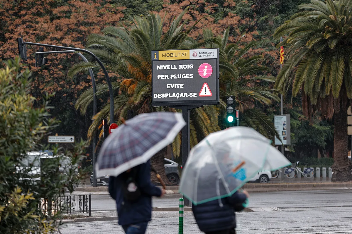 Protección Civil envía una alerta a móviles de varias comarcas de Cataluña por las fuertes lluvias de la borrasca Emilia