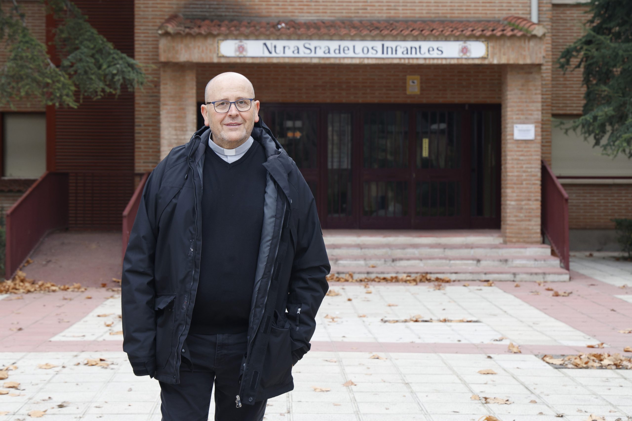 El director del colegio los Infantes de Toledo, donde Tolón hizo BUP y COU y estudiaron sus hijos.