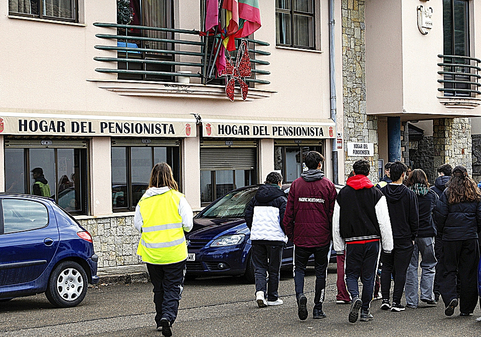 Uno de los locales del pueblo, donde se celebró la reunión de la comisión con los vecinos.