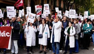 Huelga de médicos en España, en directo: última hora de las protestas y de los servicios mínimos en hospitales y CAP