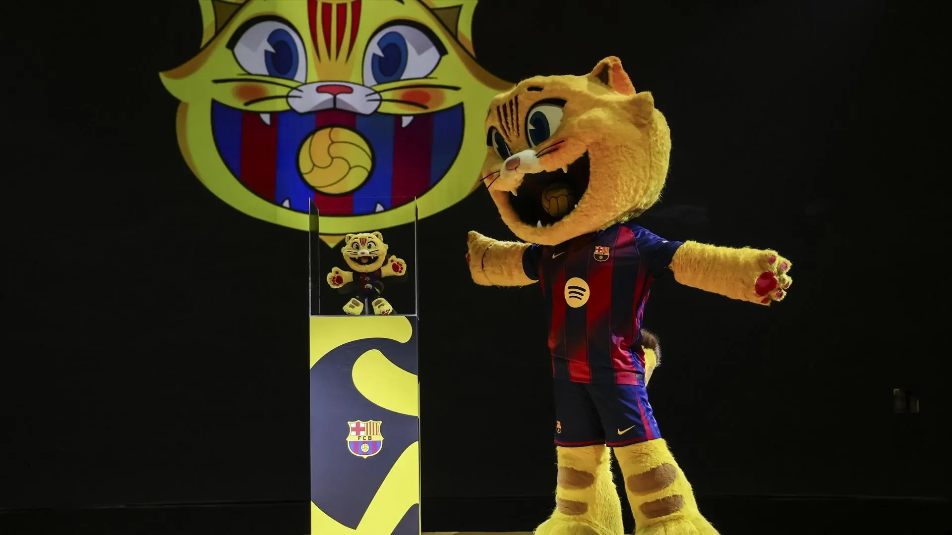 Locura por el peluche de la mascota CAT a 34,99 euros: el Barça lanza 5.000 unidades y la preventa se agota en menos de una hora