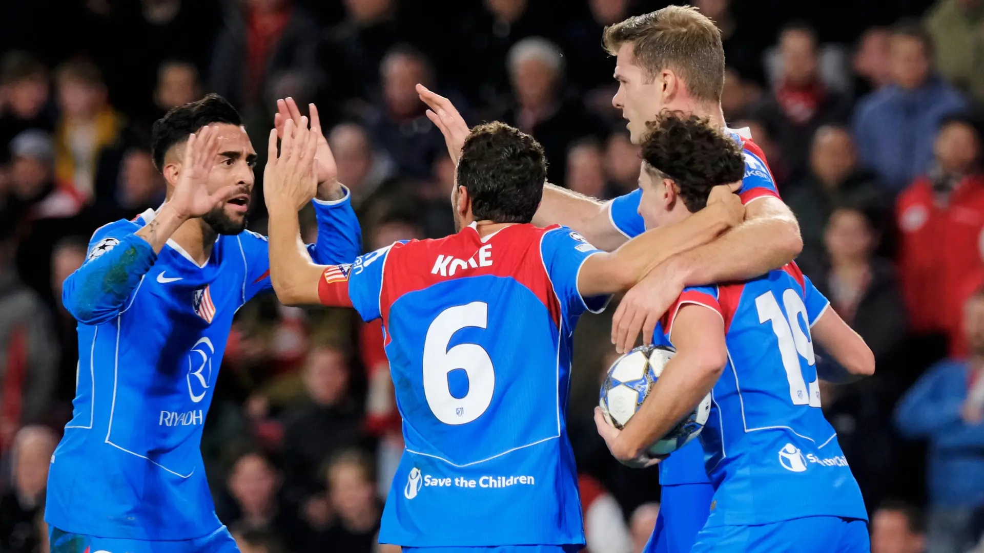 Gran remontada del Atlético ante el PSV para romper su mala racha a domicilio