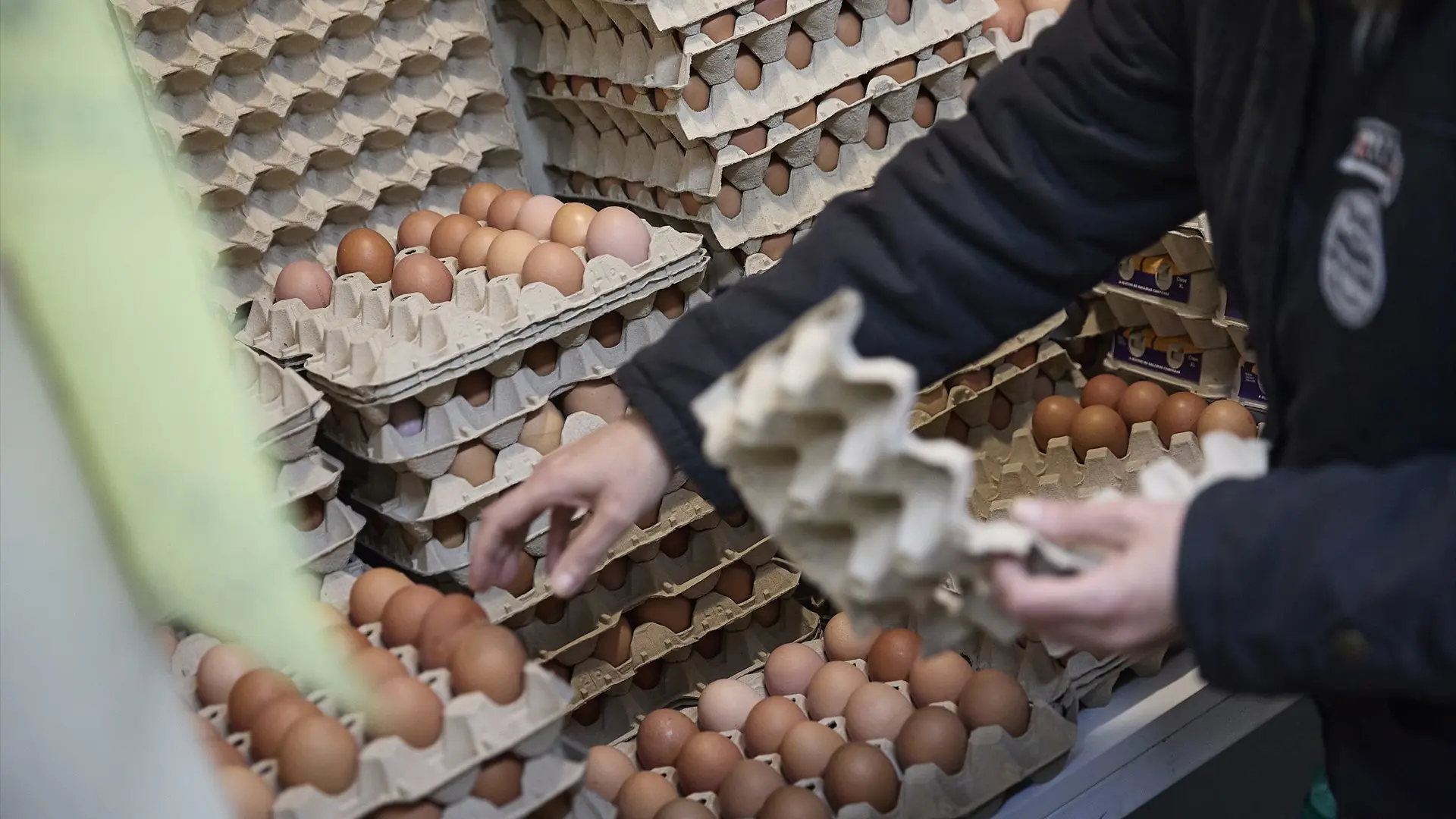 Huevos, café, carne de vacuno y chocolate disparan sus precios en lo que va de año, con alzas de dos dígitos