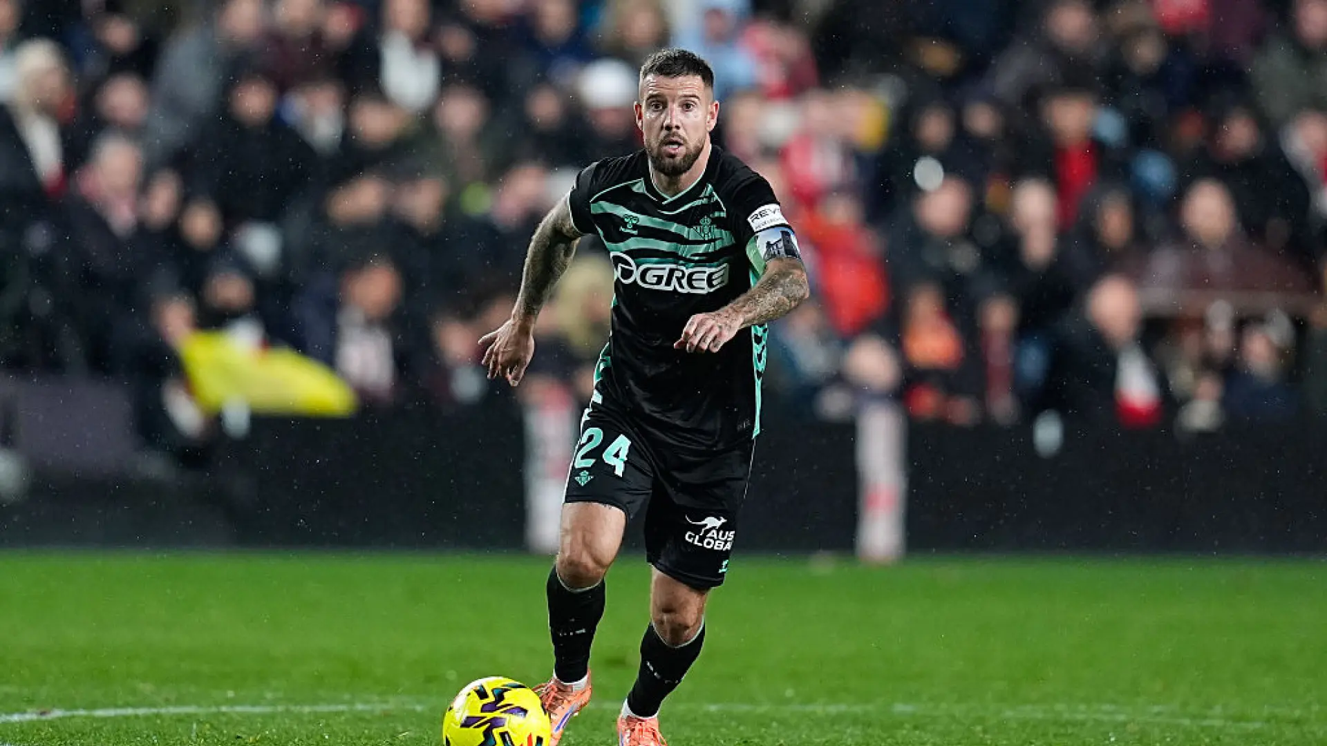 Aitor Ruibal estalla contra un aficionado en Vallecas que le mandó a pintarse las uñas: «Ale, homófobo»