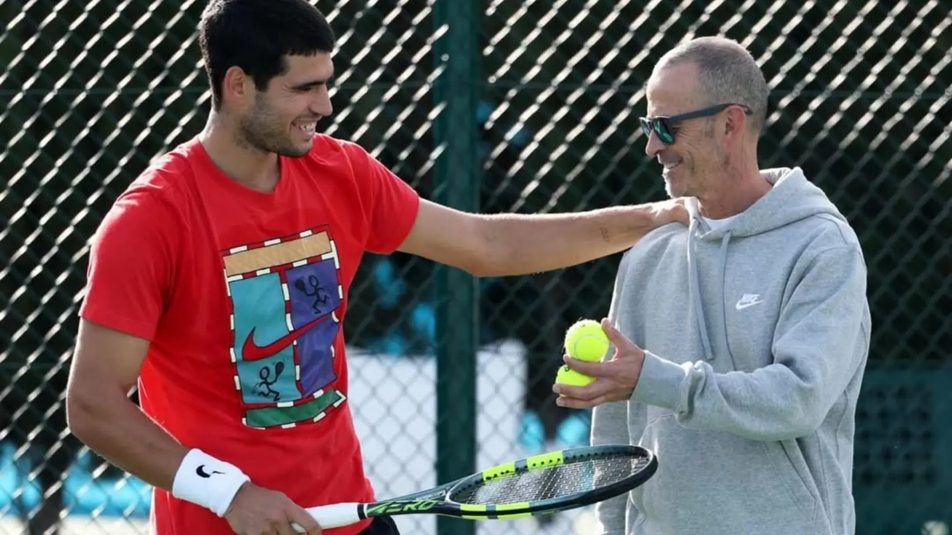 Carlos Alcaraz comparte una primera foto muy cómplice con Samu López, su nuevo entrenador, tras romper con Ferrero