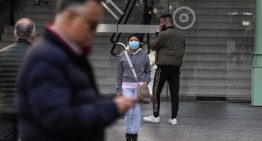 Catalunya obliga a llevar mascarillas en hospitales, CAP y residencias por el auge de la gripe