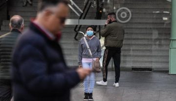 Catalunya obliga a llevar mascarillas en hospitales, CAP y residencias por el auge de la gripe