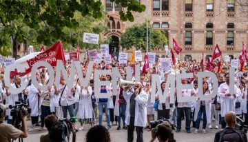 ¿Cuántos médicos hay en España?, ¿qué edad tienen?, ¿dónde hay más?: Retrato de los sanitarios que van a la huelga