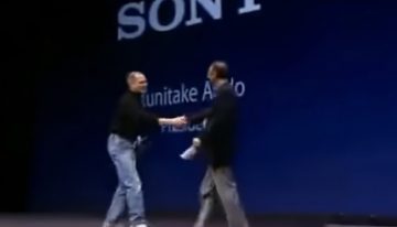 Sony ha renunciado a fabricar sus televisores para poder salvarlos. A cambio, ha adoptado el modelo que Steve Jobs perfeccionó hace dos décadas