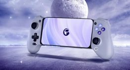 Es de los mandos para iPhone más vendidos en Amazon, tiene gatillos con efecto hall y no es de los más caros