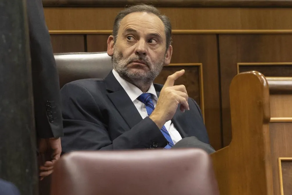 Los abogados de Ábalos renuncian a su defensa por discrepancias económicas