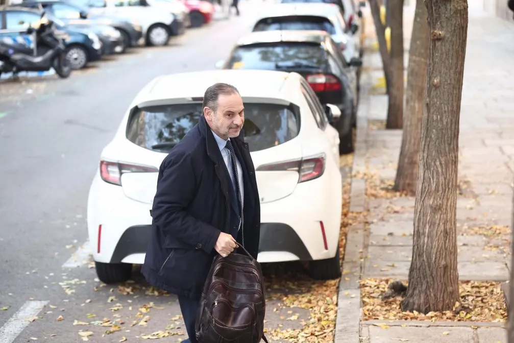 El Supremo deniega la autorización a Ábalos para comparecer mañana en el Senado