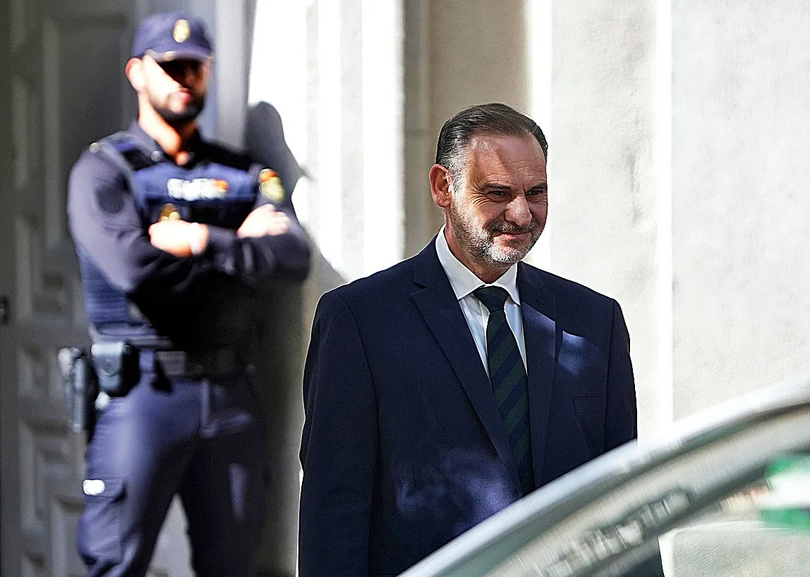 La doctrina del Supremo dificulta que Ábalos acuda al Senado a las puertas del juicio