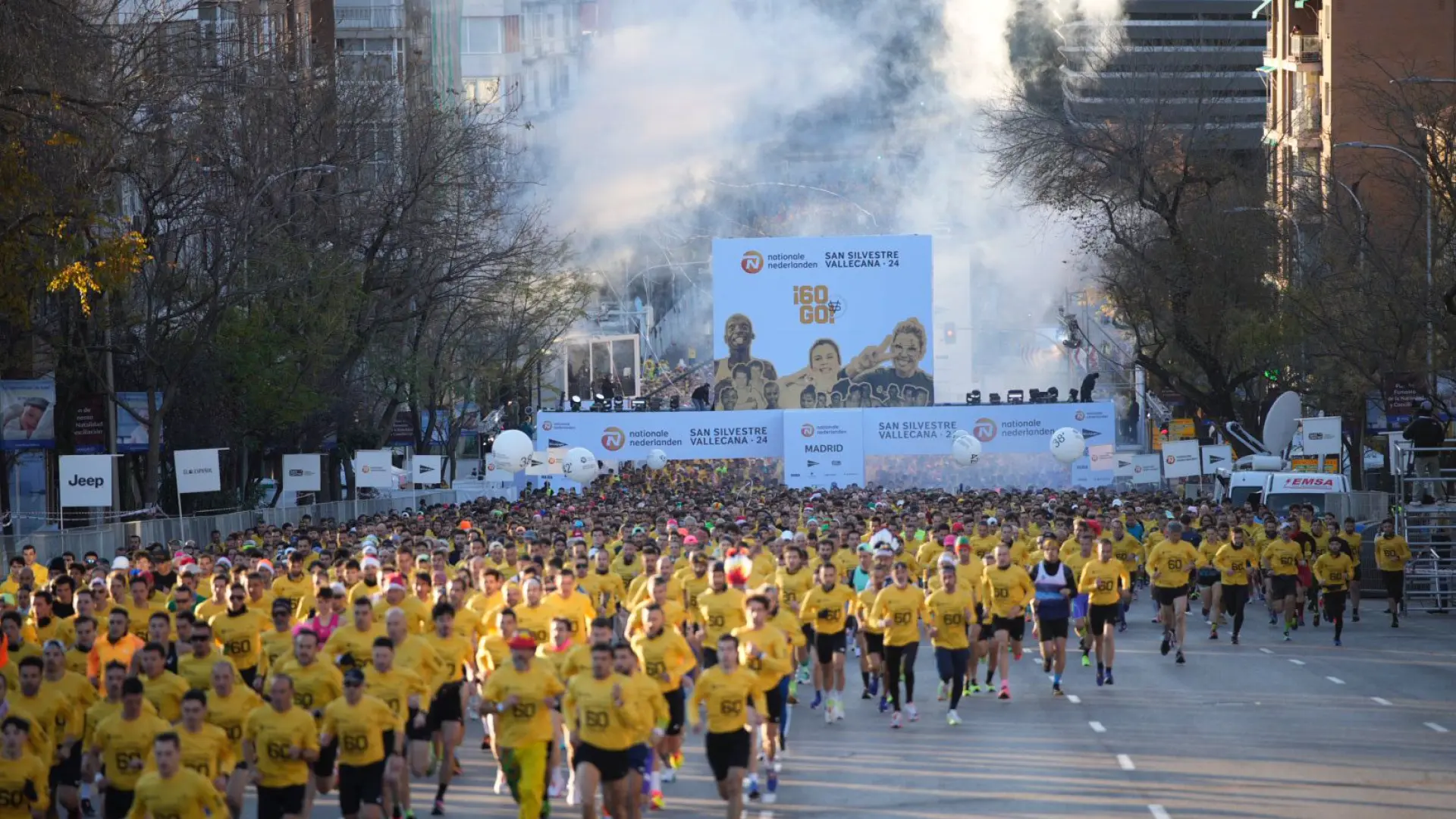 España es única: un atleta se lesiona en la San Silvestre y se pone una baliza V16 para señalizar su 'parada de emergencia'