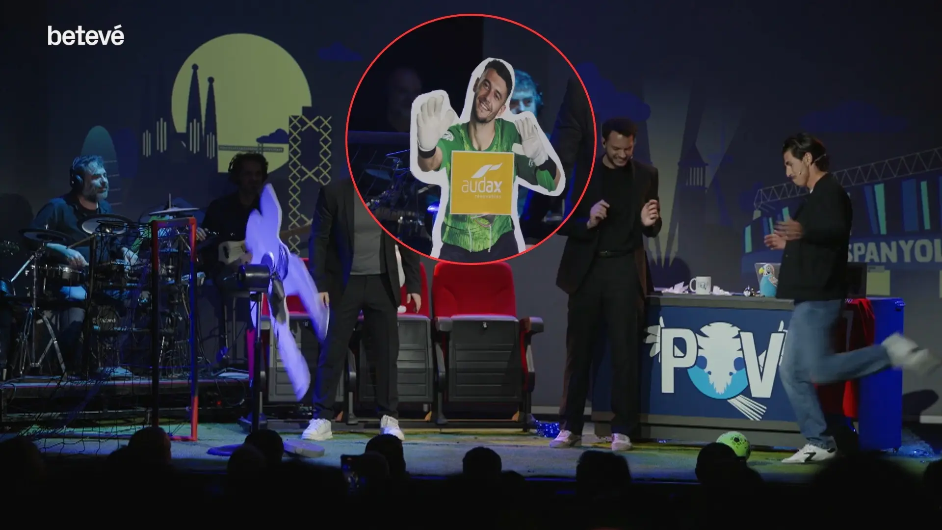 Pere Milla calienta el derbi ante el Barça: dice que «pisaría a Lamine Yamal» y juega con una figura de cartón de Joan García