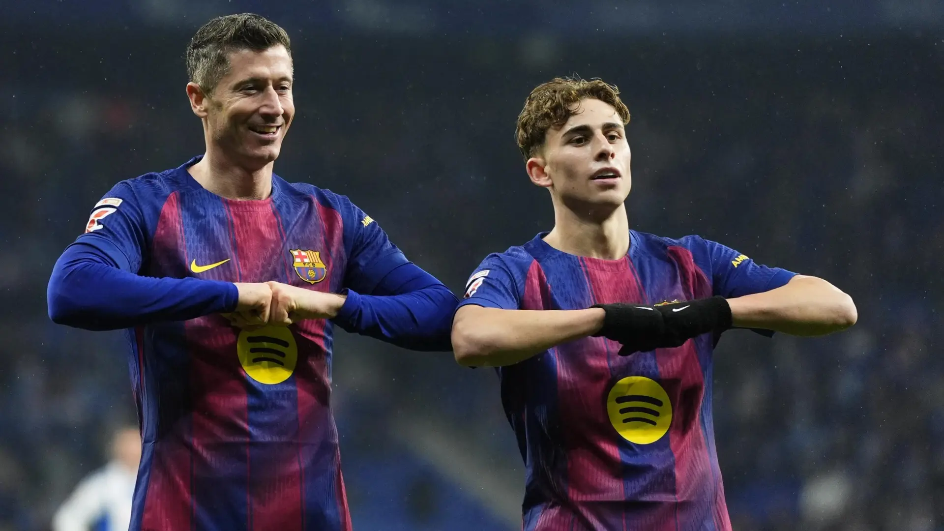 El Barça gana sobre la bocina un precioso derbi catalán de máxima tensión por Joan Garcia