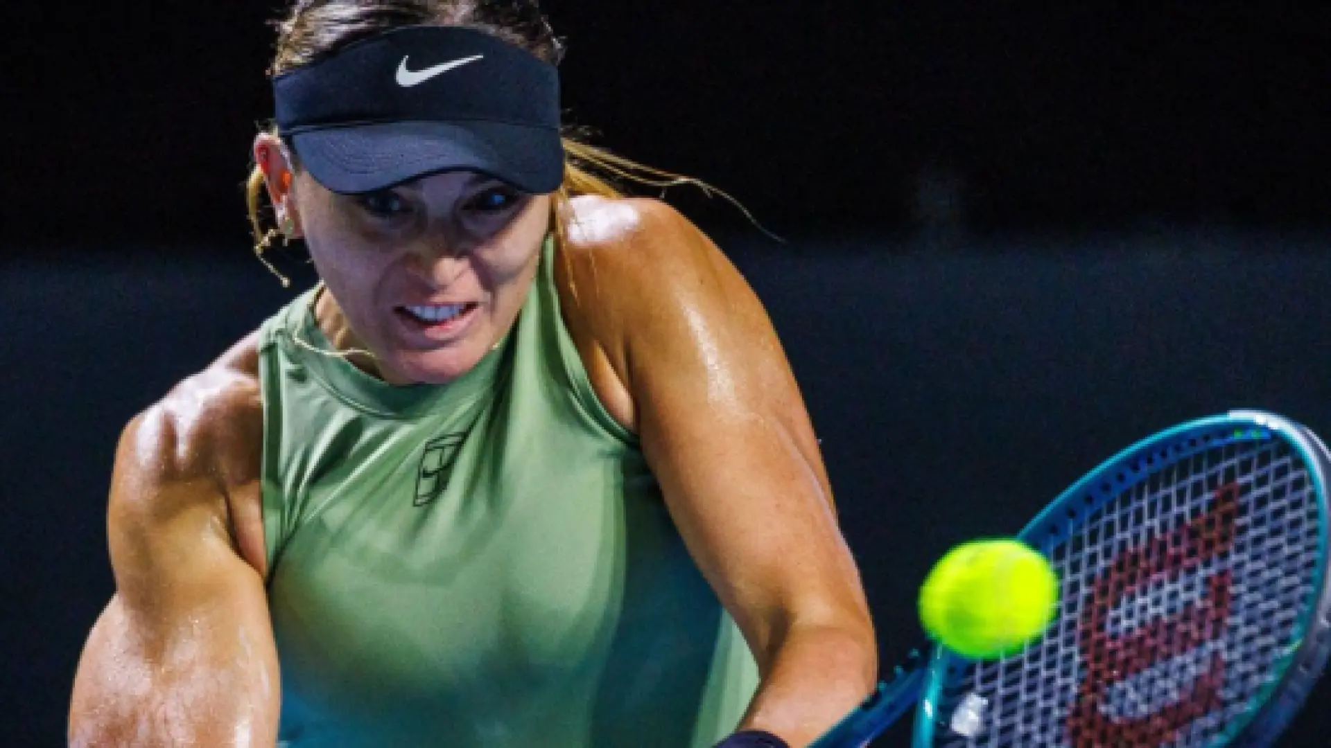 Los impresionantes brazos de Paula Badosa, reflejo de su duro entrenamiento: «Te da la mano y te carga el móvil»