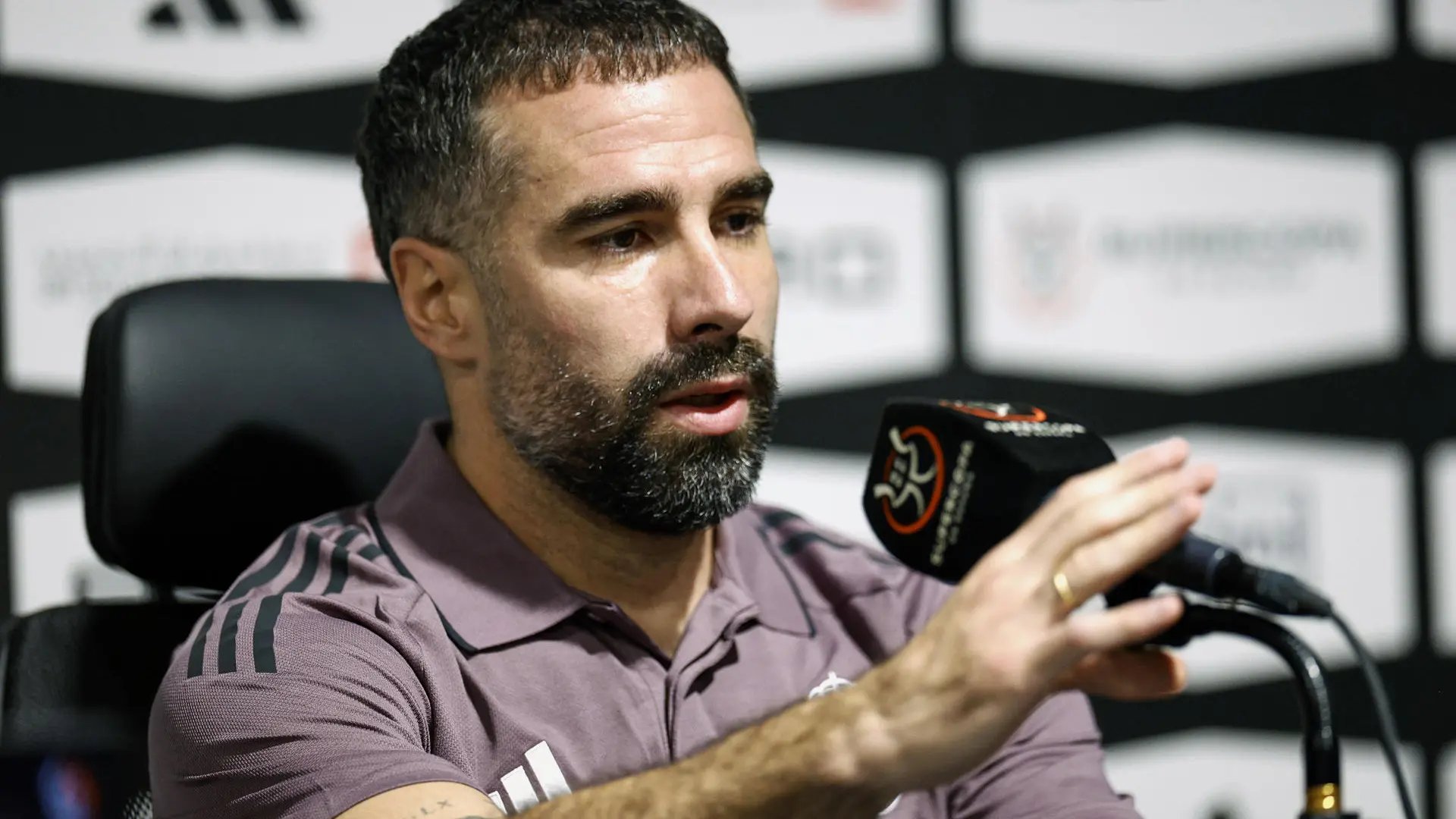 Dani Carvajal: «Simeone y yo nos tenemos un aprecio mutuo, defendemos nuestro club a muerte»
