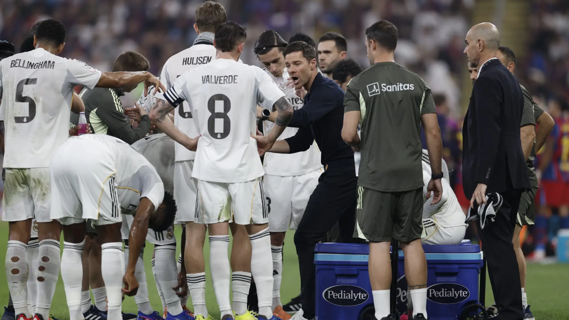 Mbappé inicia las despedidas a Xabi Alonso: del cariño de Rodrygo a la frialdad de Fede Valverde… y el silencio de Vinícius