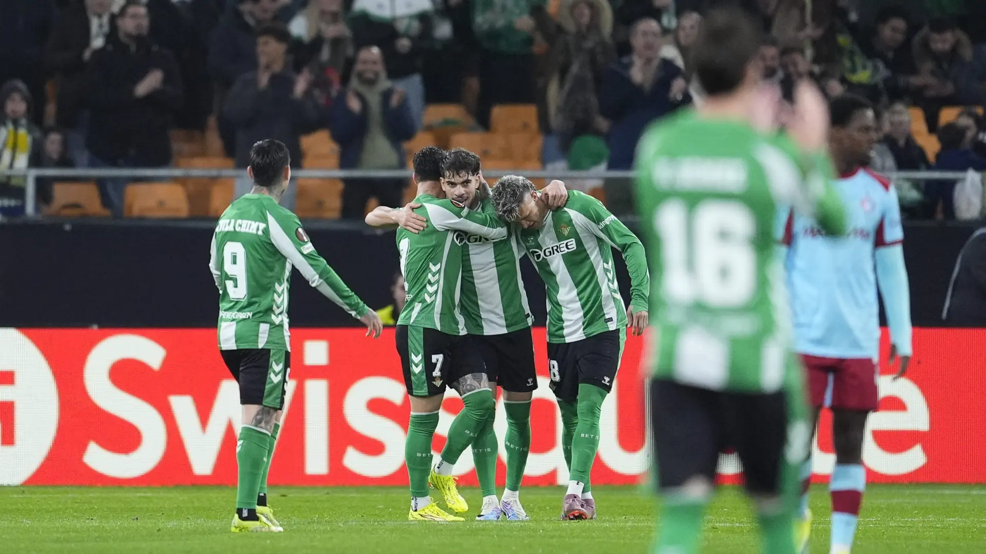Triunfo sufrido del Betis con un inmenso Antony: a octavos de la Europa League como cuarto clasificado