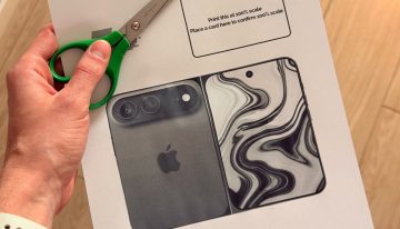 Apple todavía no ha lanzado su iPhone plegable, pero tú puedes montarte uno hoy mismo con una impresora y unas tijeras